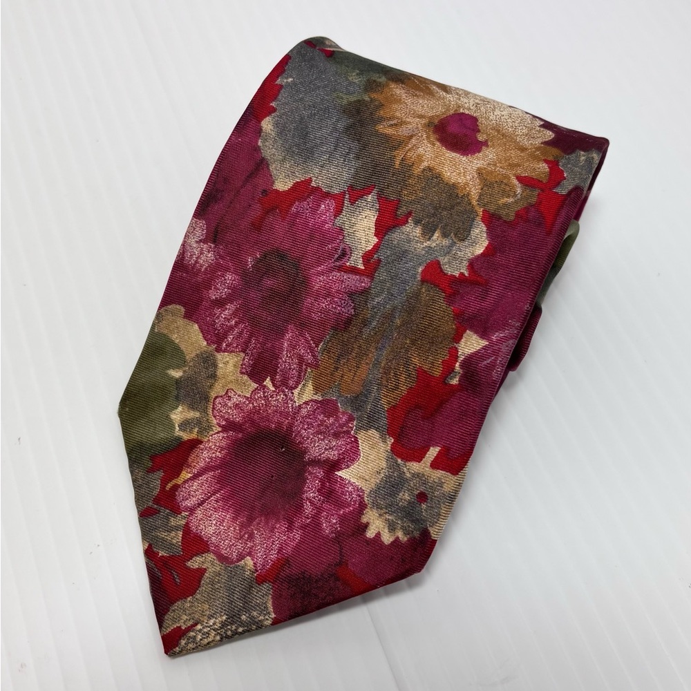 PIERRE BALMAIN 100% Italian Silk Floral‎ Tie